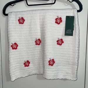 NWT sexy flower woven skirt size small could fit medium as well